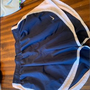 Nike shorts size medium